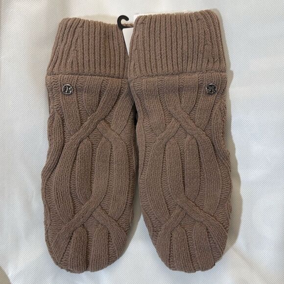 NWT Lululemon Cable Knit Fleece Lined Mittens Sz Extra Small XS/S Taupetastic - Picture 1 of 6
